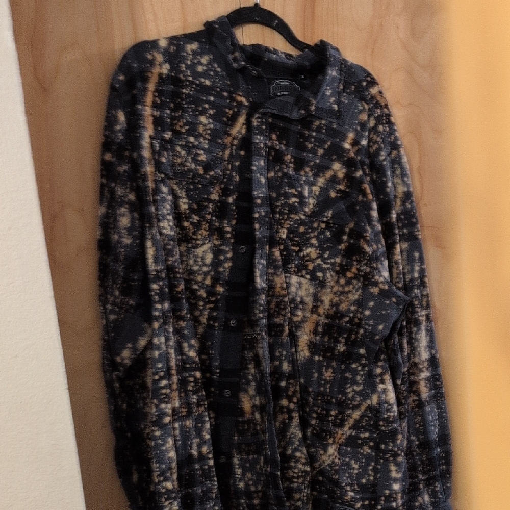 Women's Black and Tan Button Down Shirt